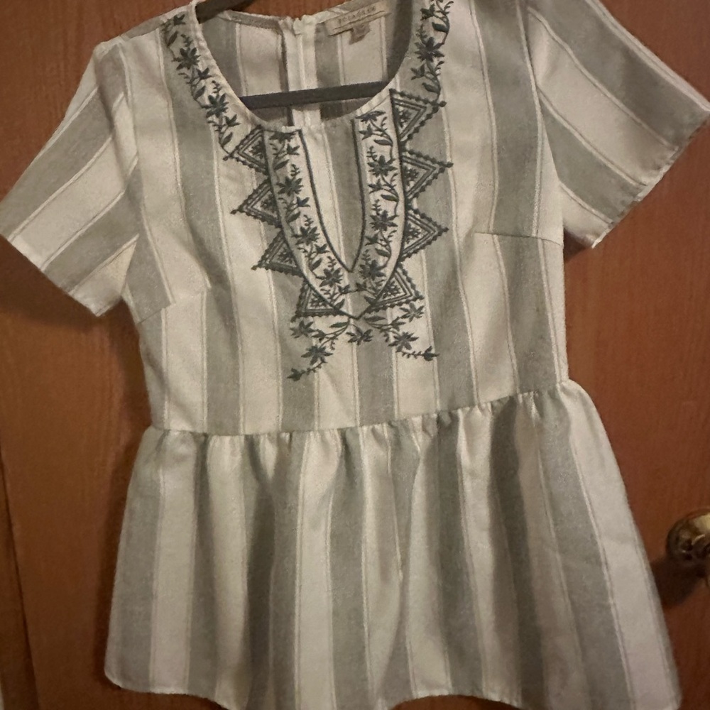 Small white and grey blouse